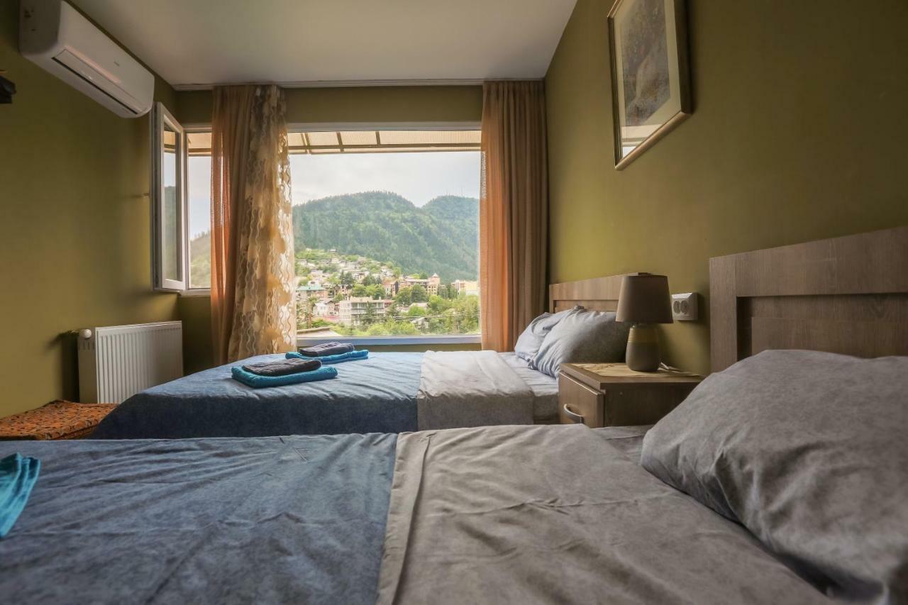Mereti Hotel Боржоми Екстериор снимка