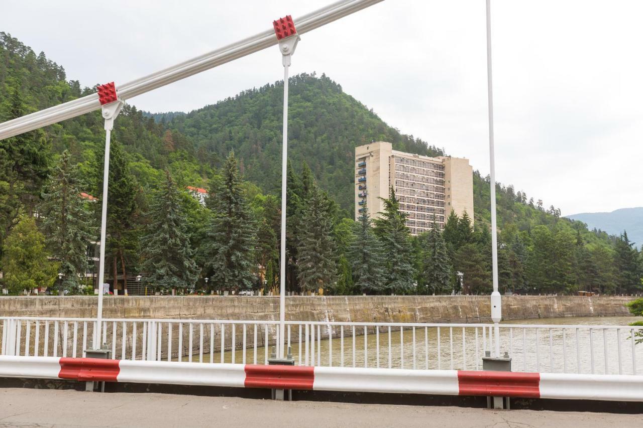 Mereti Hotel Боржоми Екстериор снимка