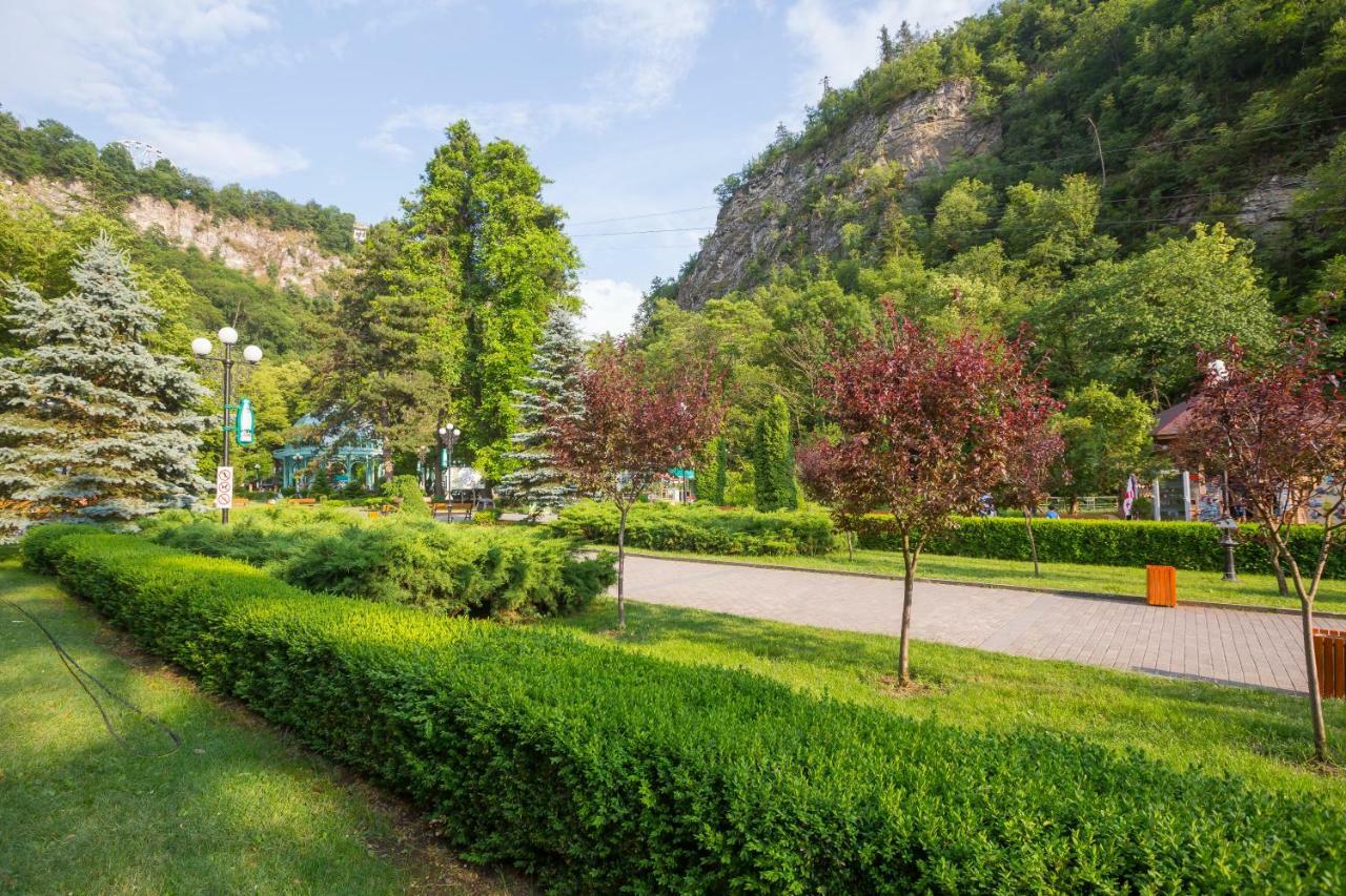 Mereti Hotel Боржоми Екстериор снимка