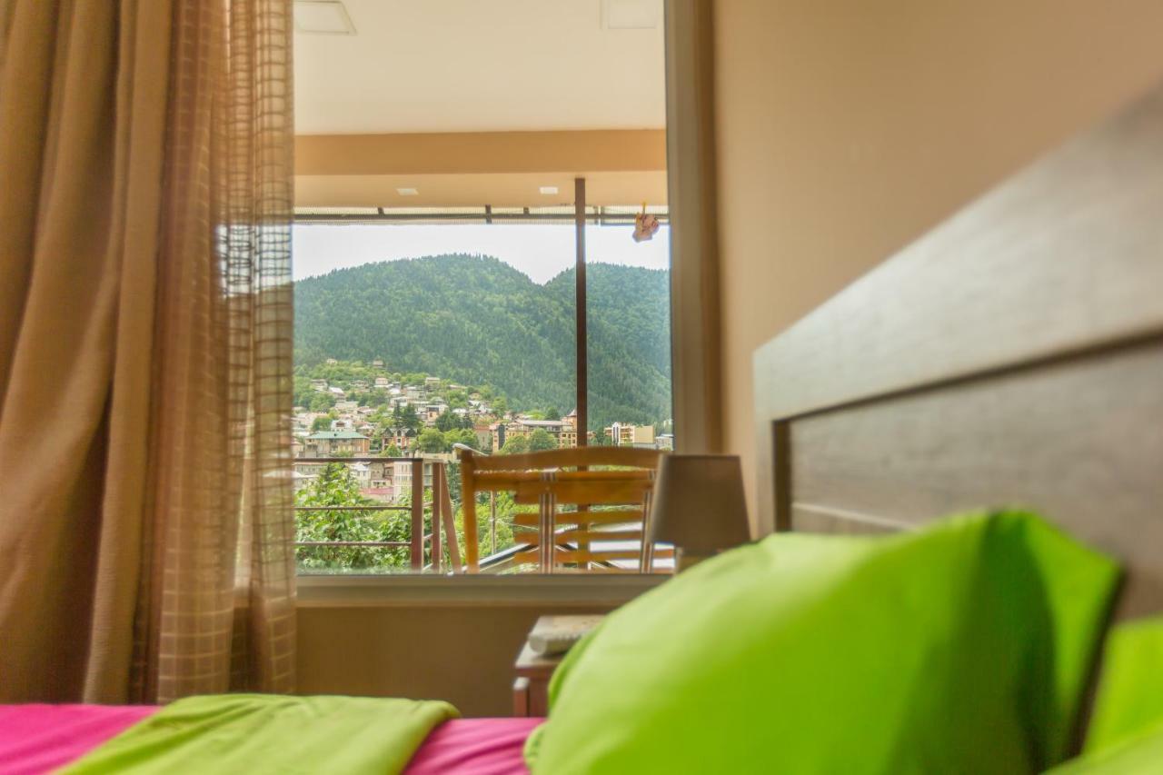 Mereti Hotel Боржоми Екстериор снимка